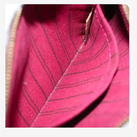 Louis  Vuitton Pochette- very good condition. Authentic guaranteed - Picture 2 of 12